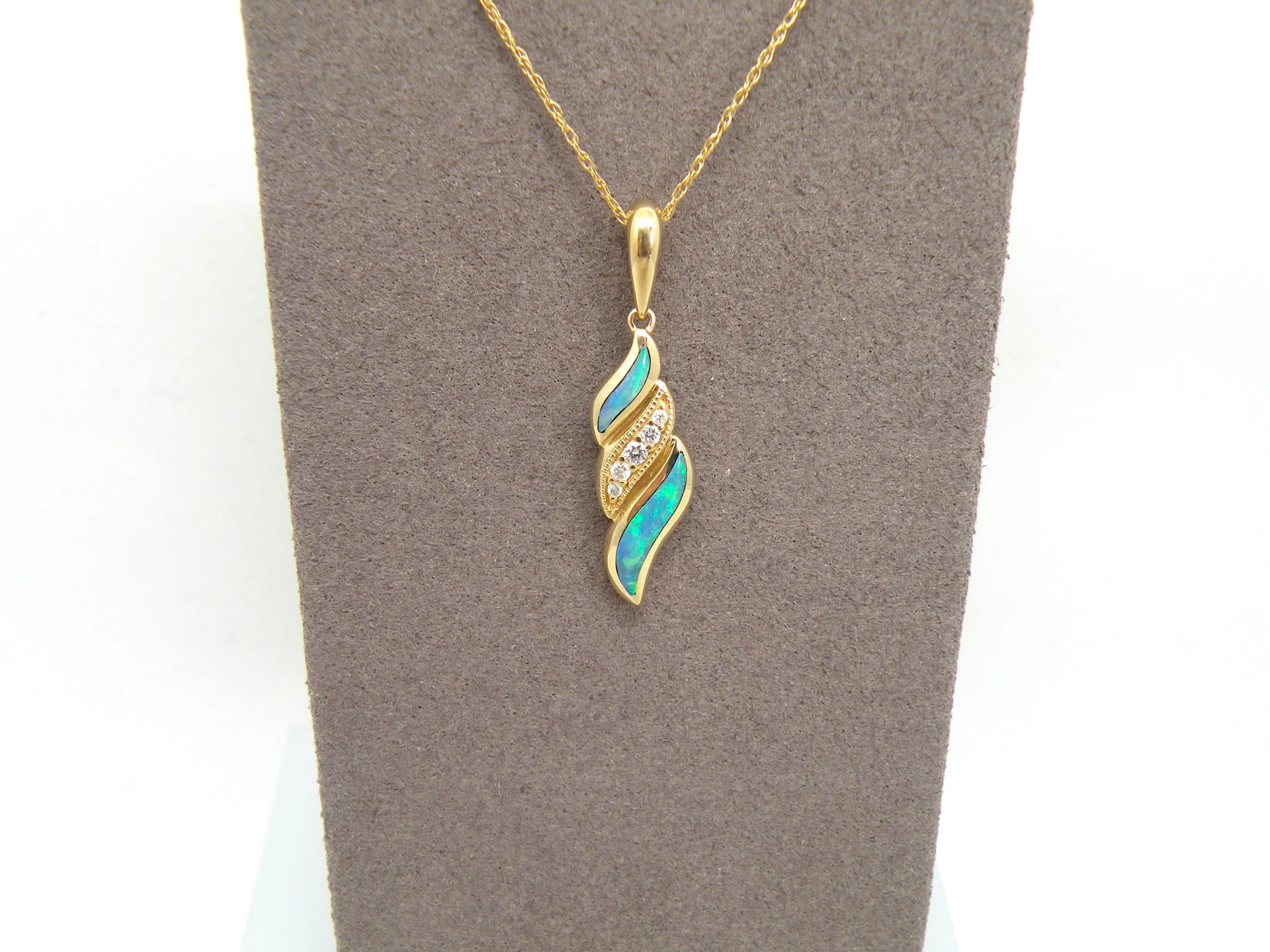 Kabana 14k Yellow Gold, Premium Opal, Diamonds Pendant - Image 5